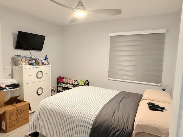 bedroom featuring ceiling fan