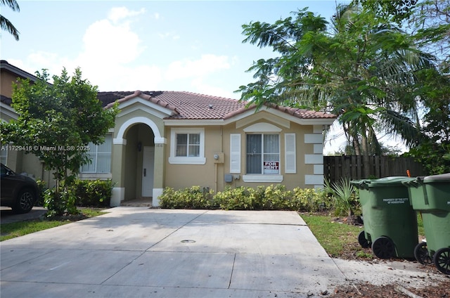 view of front of property