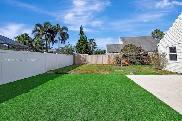 view of yard featuring a patio