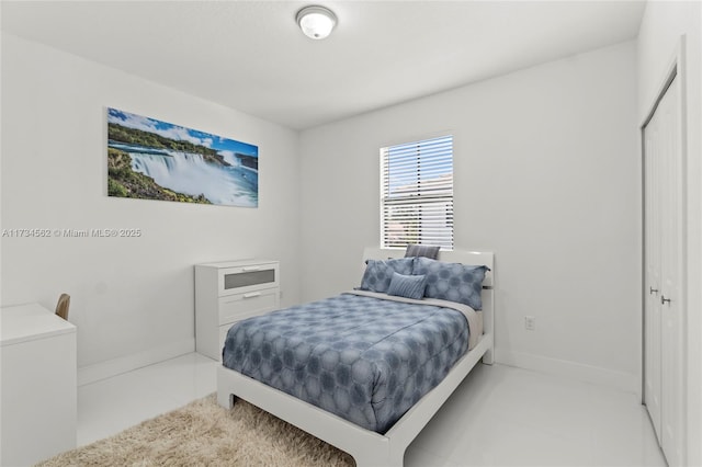 bedroom featuring a closet