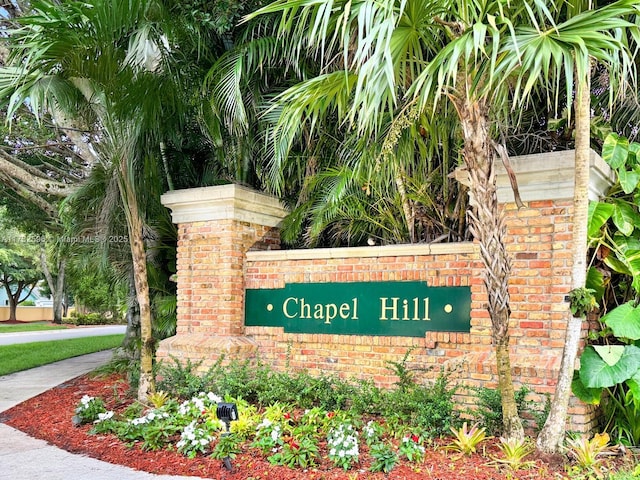 view of community / neighborhood sign