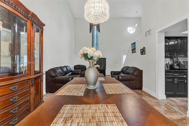 9500 Atlantic St, Miramar, FL 33025 - living area with a chandelier and a high ceiling