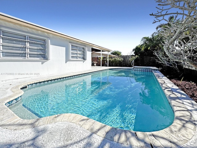 view of swimming pool