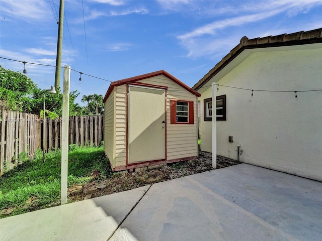 view of outbuilding