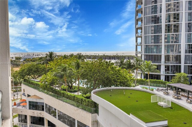3400 SW 27th Ave Unit 704, Miami, FL 33133 - view of home's community featuring an area to practice putting