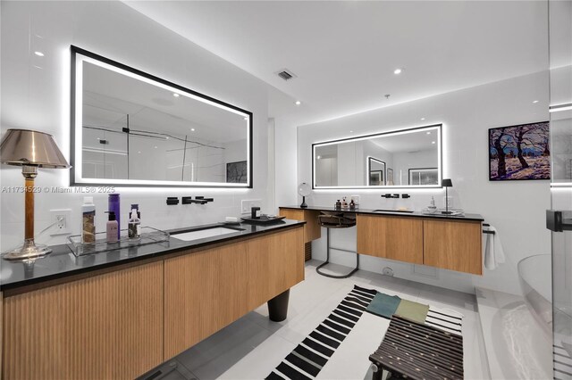 3400 SW 27th Ave Unit 704, Miami, FL 33133 - view of indoor wet bar
