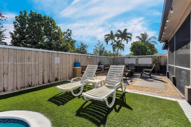 view of yard featuring a patio area