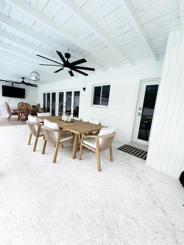 view of patio featuring ceiling fan