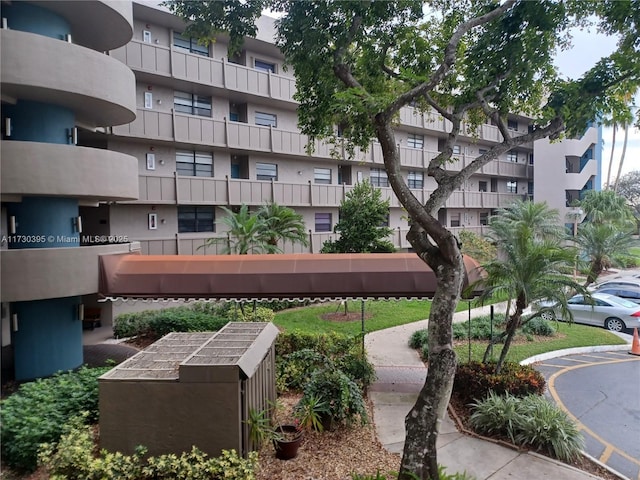 1001 Colony Point Cir Unit 220, Pembroke Pines, FL 33026 - view of home's community featuring uncovered parking