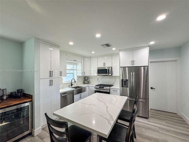 Listing photo 3 for 2611 Scott St, Hollywood FL 33020