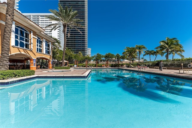 view of swimming pool