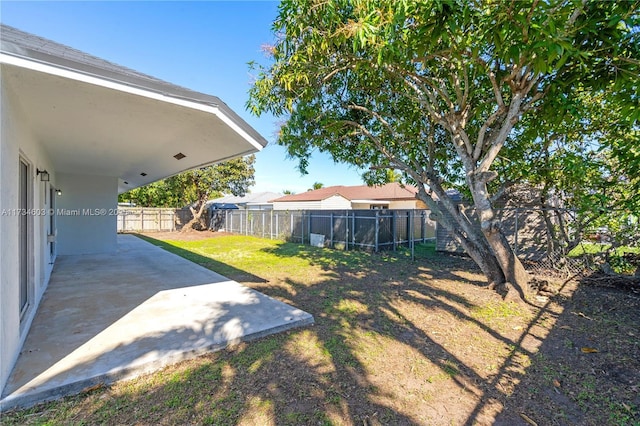 view of yard with a patio area