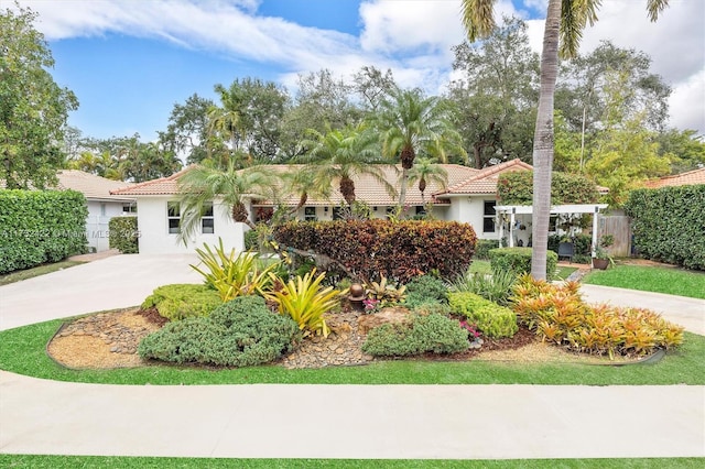 view of mediterranean / spanish-style house