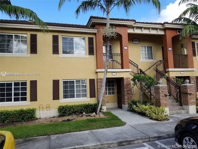 view of townhome / multi-family property