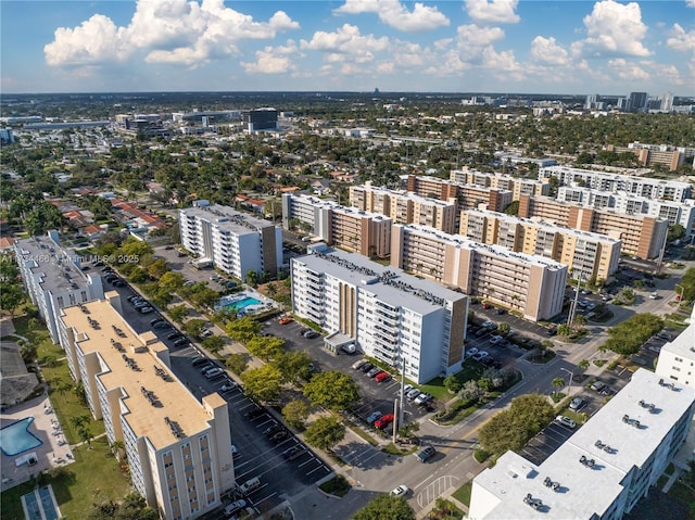 bird's eye view with a view of city