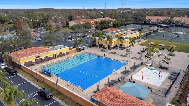 view of swimming pool