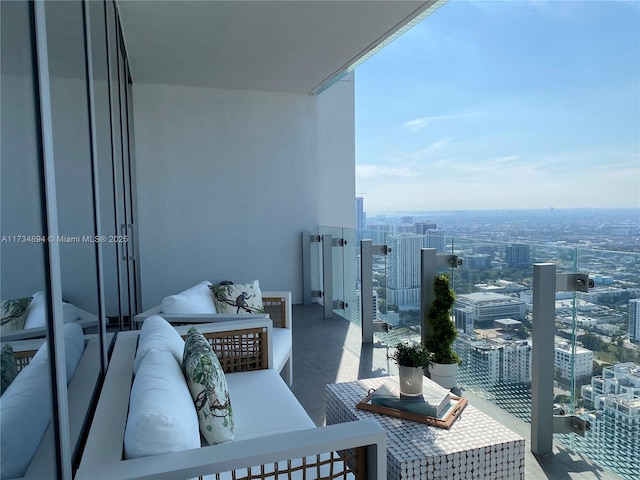 balcony featuring an outdoor hangout area