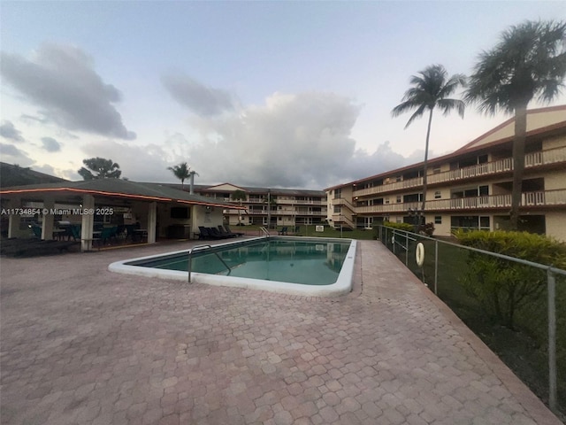 view of swimming pool