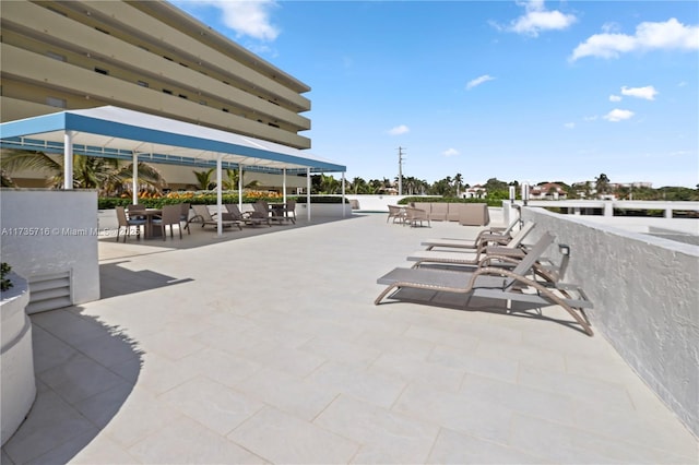 view of patio / terrace featuring an outdoor hangout area