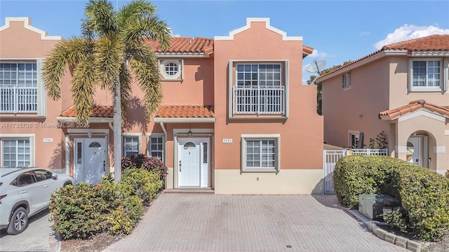 view of mediterranean / spanish-style house