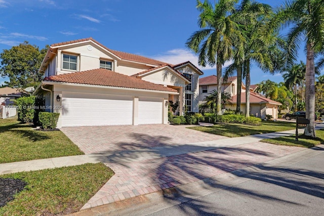 Listing photo 2 for 1633 Victoria Pointe Ln, Weston FL 33327