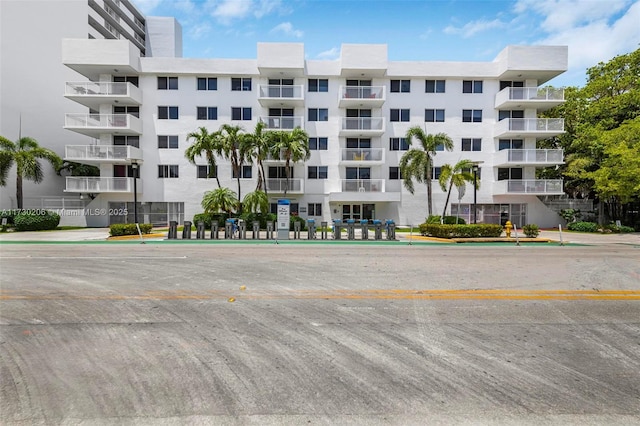 1666 W Ave Unit 207, Miami Beach, FL 33139 - view of apartment building / complex featuring a community pool