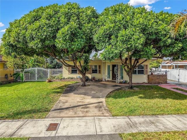 view of front of house with a front lawn