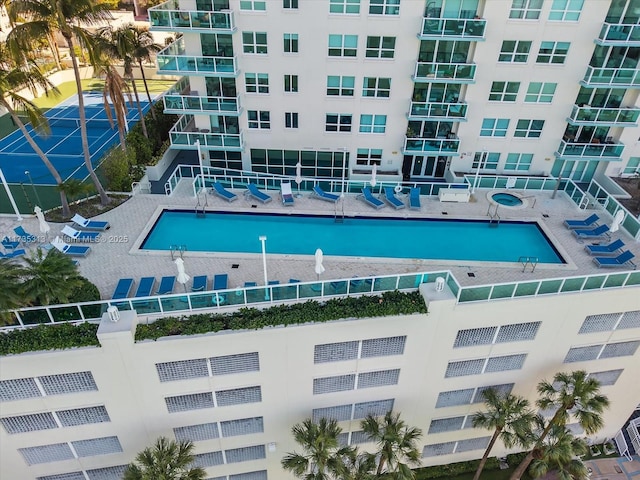 view of swimming pool