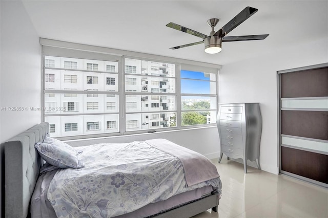 bedroom with ceiling fan