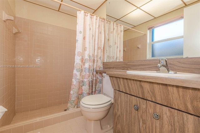 bathroom featuring a shower with curtain, vanity, and toilet