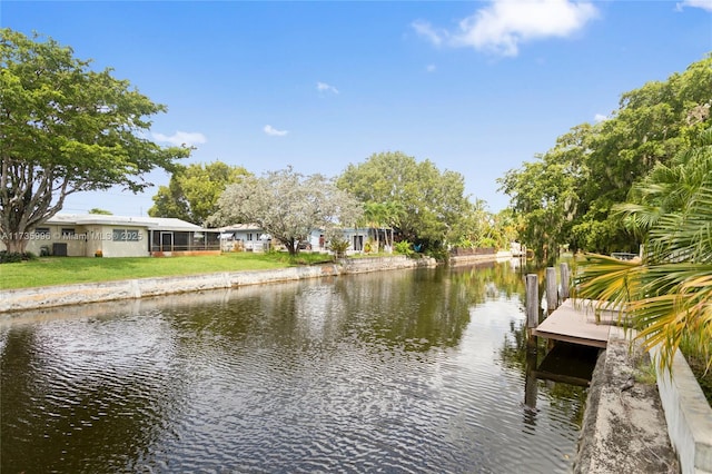 Listing photo 3 for 4351 NE 15th Ter, Oakland Park FL 33334