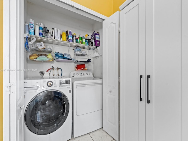15804 SW 99th Ter, Miami, FL 33196 - washroom with washer and dryer