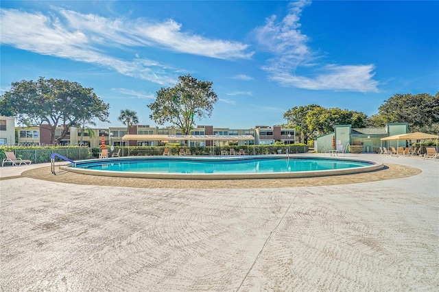 view of swimming pool