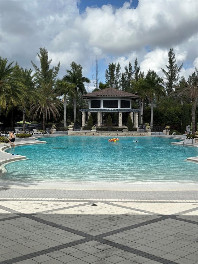 view of swimming pool