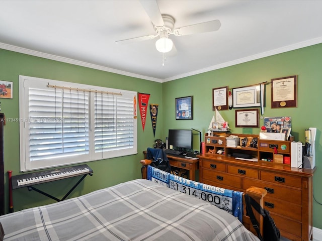 bedroom featuring crown molding and ceiling fan