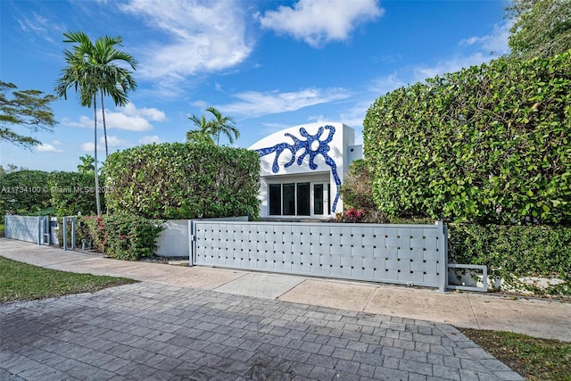 2091 NE 191st Dr, North Miami Beach, FL 33179 - view of gate with fence