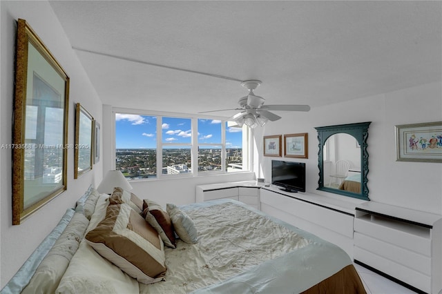 bedroom with ceiling fan