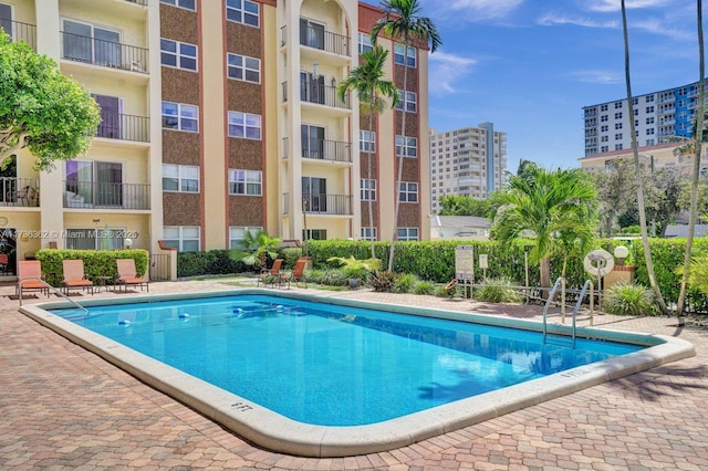 view of swimming pool