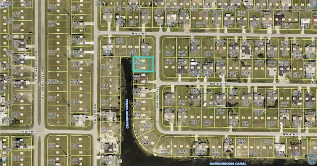 Listing photo 3 for 420 NW 23rd Ave, Cape Coral FL 33993