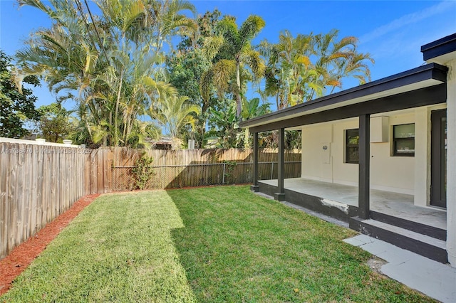 view of yard featuring a patio