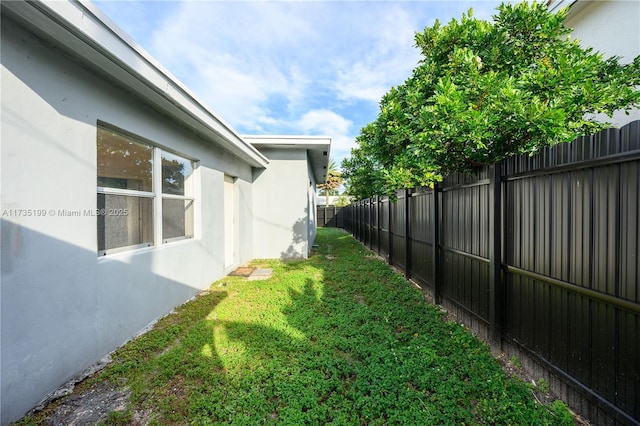 1498 NE 39th St, Oakland Park, FL 33334 - view of yard