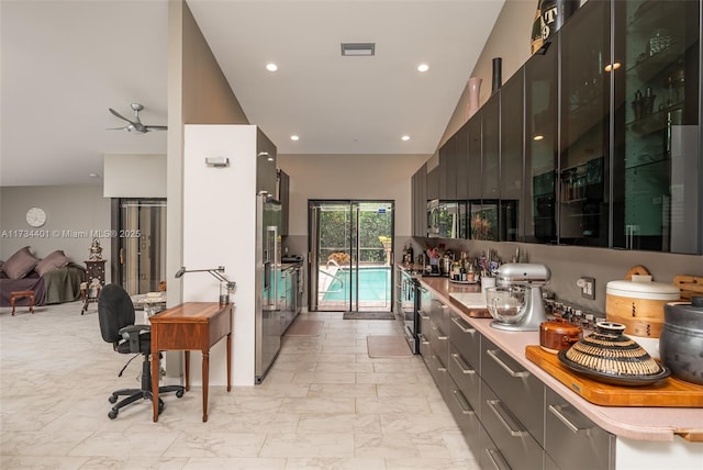 kitchen with ceiling fan