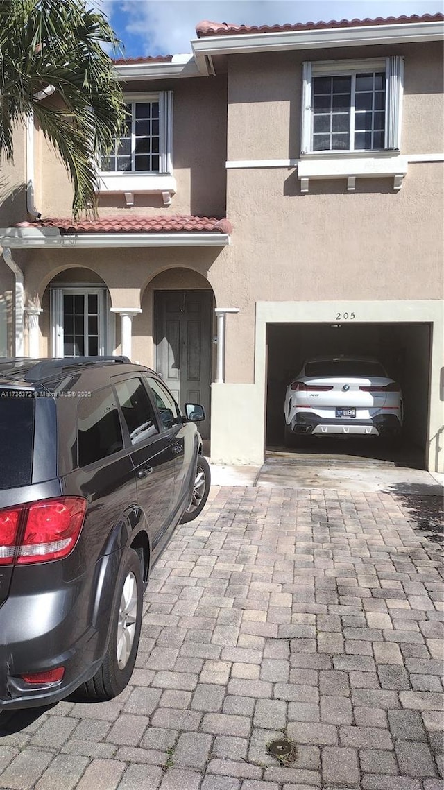 view of front facade with a garage