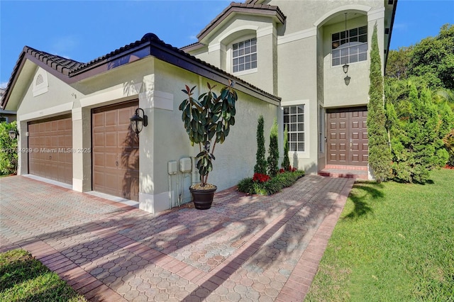 view of mediterranean / spanish-style house