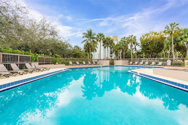 view of swimming pool