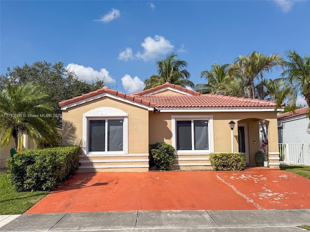 view of mediterranean / spanish-style home