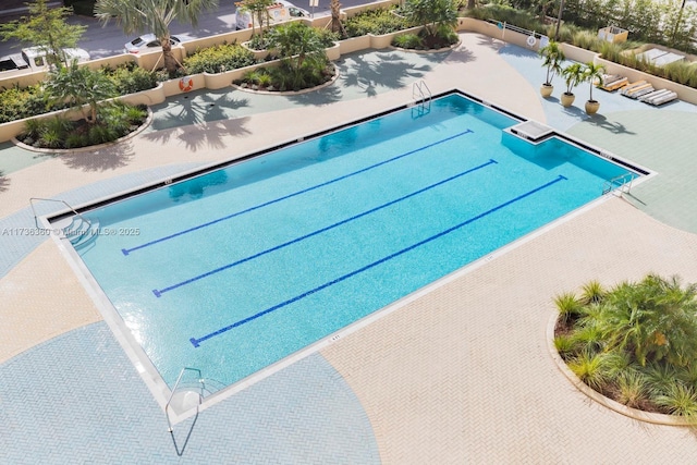 view of swimming pool