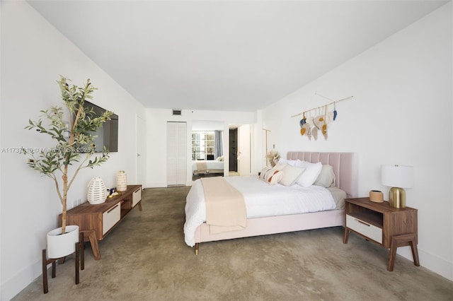 bedroom with a closet