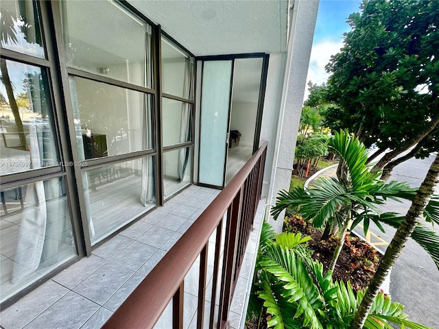 1000 Parkview Dr Unit 202, Hallandale Beach, FL 33009 - view of balcony