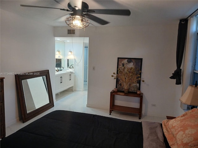 bedroom with ceiling fan